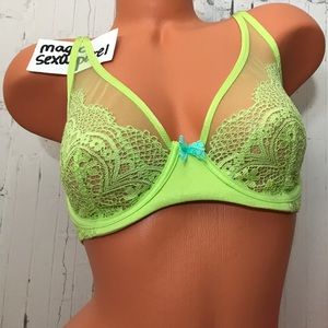 VICTORIA’S SECRET 32DD BODY BY VICTORIA DEMI BRA